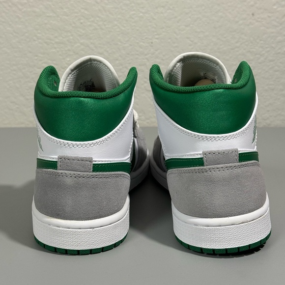 Jordan 1 Mid Sneakers Pine Green, White Size Men’s US 7 BRAND NEW!!! 💯Authentic - Picture 4 of 9